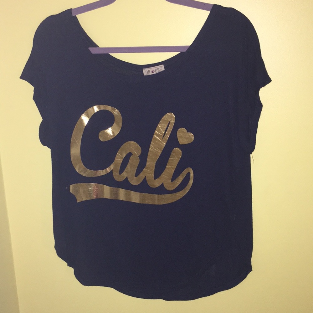 scoop T-shirt with CALI graphic